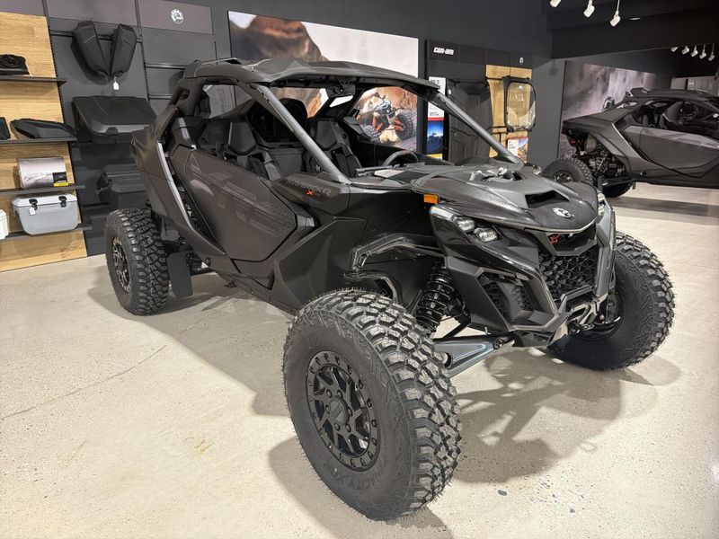 New 2026 Can-Am MAVERICK R X RS 999T DCT Image 11