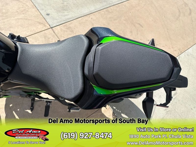 2024 Kawasaki ZR900MRFNL-BK2  in a METALLIC SPARK BLACK/METALLIC MATTE GRAPHENESTEEL GRAY/CANDY LIME GREEN exterior color. Del Amo Motorsports of South Bay (619) 547-1937 delamomotorsports.com 