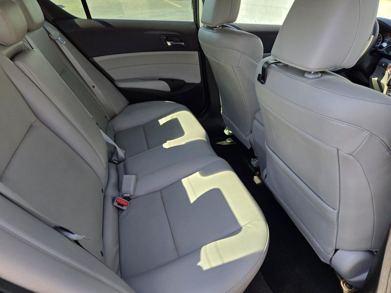 Used 2017 Acura ILX Sedan w/AcuraWatch Plus
