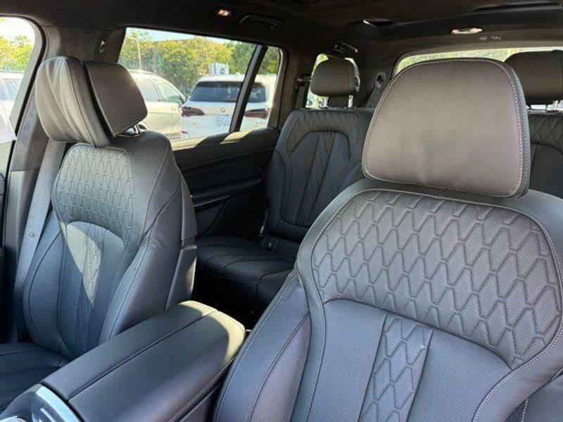 Used 2026 BMW X7 M60iImage 22