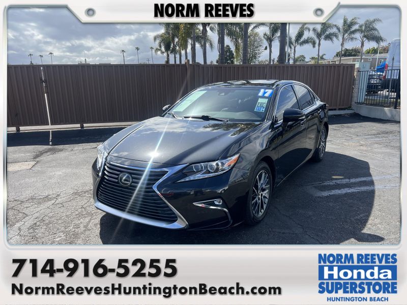 2017 Lexus ES 350Image 1