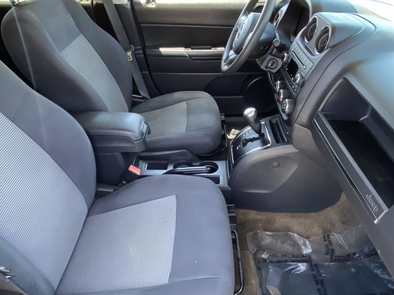 Used 2016 Jeep Patriot SportImage 9