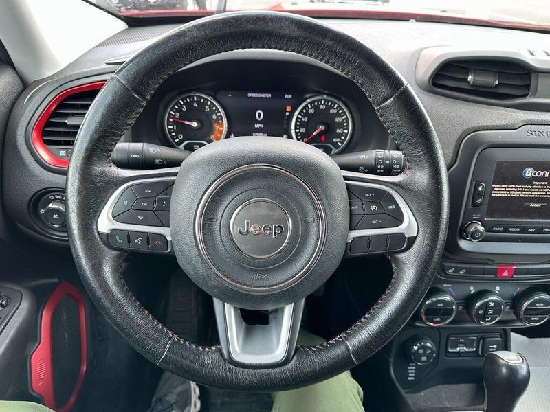 2016 Jeep Renegade TrailhawkImage 2