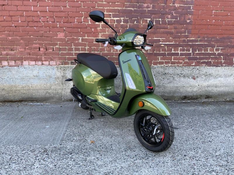 New 2027 Vespa SPRINT SPORT 150 