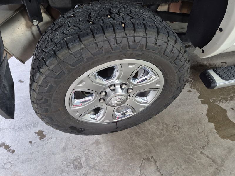 2017 RAM 2500 LaramieImage 6