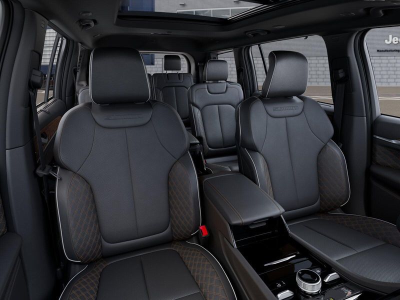 New 2025 Jeep Grand Cherokee L SummitImage 9