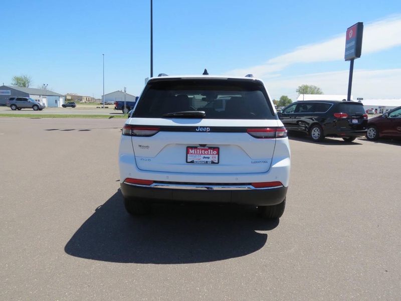 Used 2022 Jeep Grand Cherokee Limited 4x4 4dr SUV (midyear release)Image 5