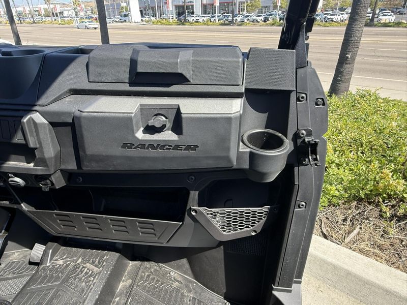 New 2025 Polaris RANGER XP 1000 PREMIUM Image 4
