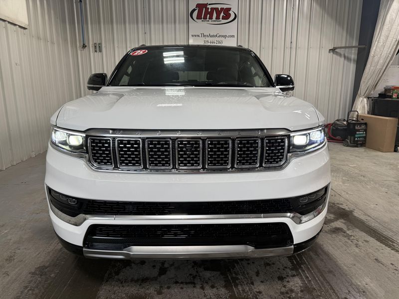 2025 Jeep Grand Wagoneer Image 18