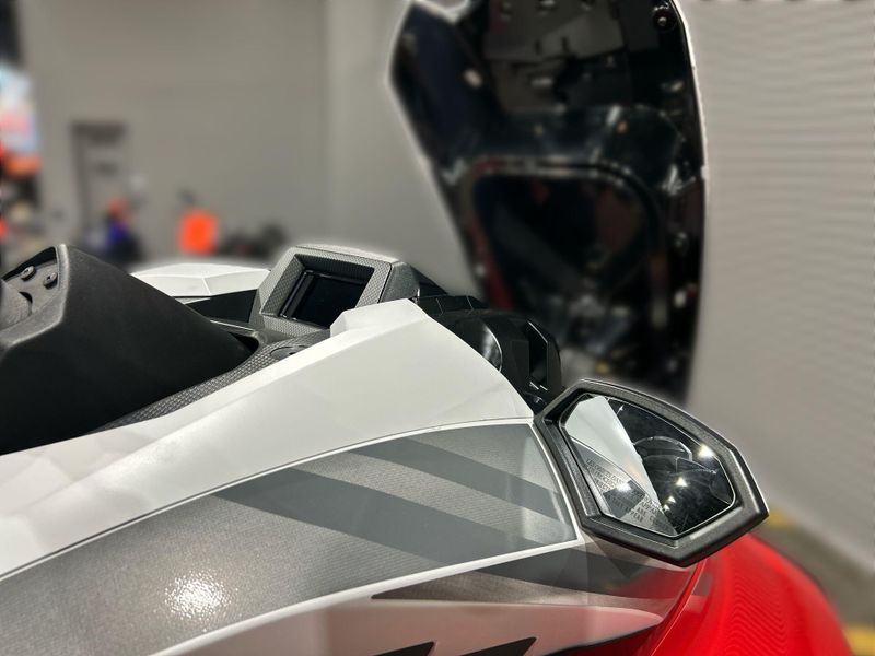 New 2025 Yamaha GP HO Image 25