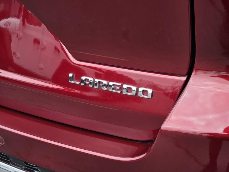 Used 2023 Jeep Grand Cherokee Laredo 4x2
