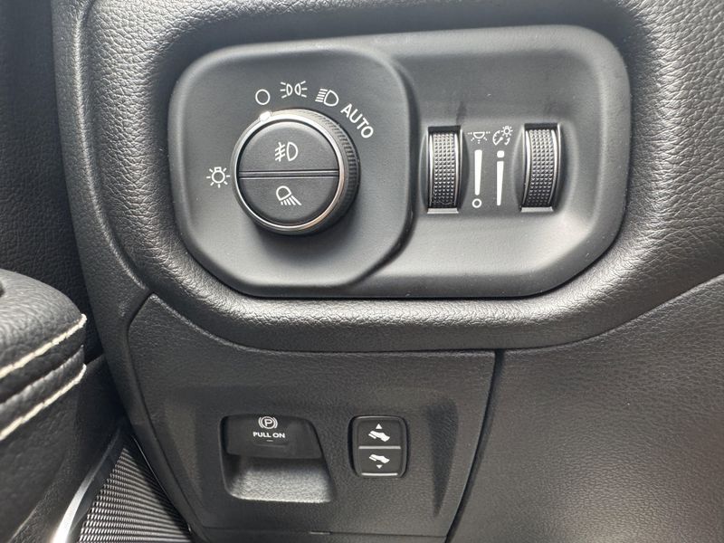 New 2025 RAM 1500 LaramieImage 17