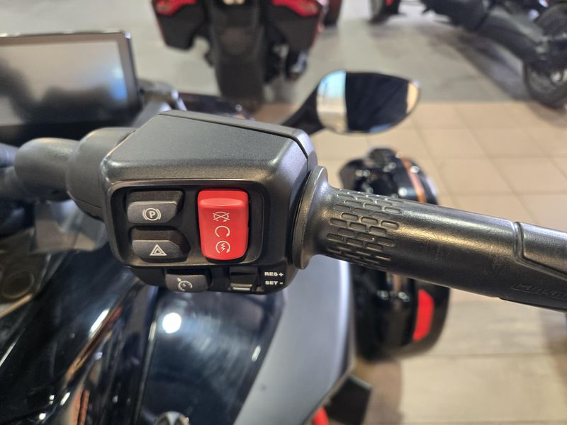 USED 2024 CAN-AM SPYDER F3-S Image 18