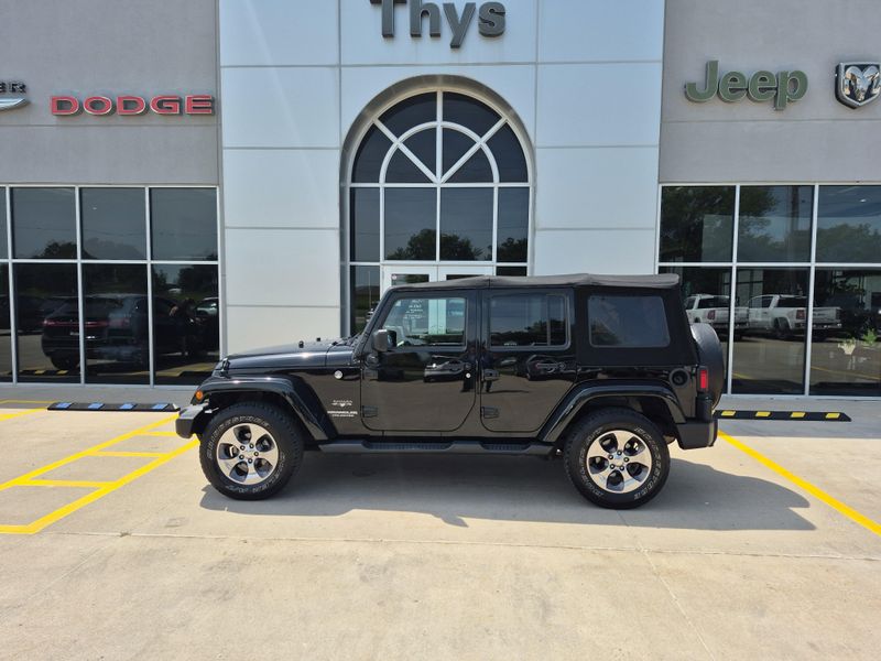 Used 2016 Jeep Wrangler Unlimited SaharaImage 34