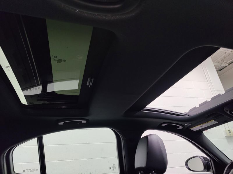 Used 2024 Alfa Romeo Giulia Ti AWD w/Sunroof/NavImage 7