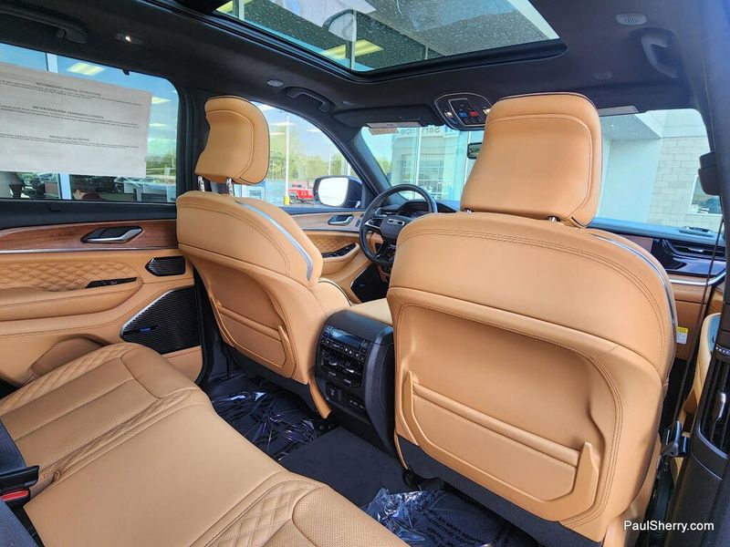 New 2026 Jeep Grand Cherokee Summit 4x4