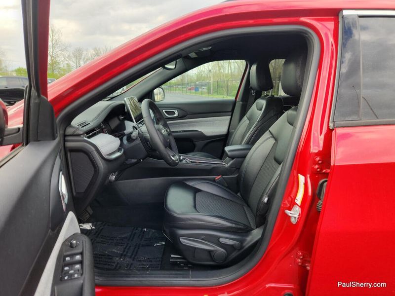 Used 2023 Jeep Compass Latitude
