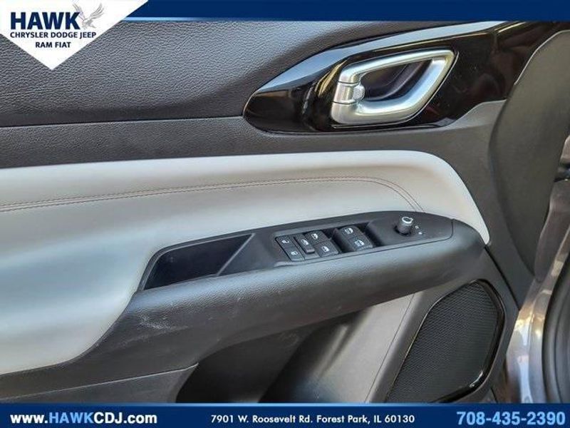 2022 Jeep Compass Limited photo 13