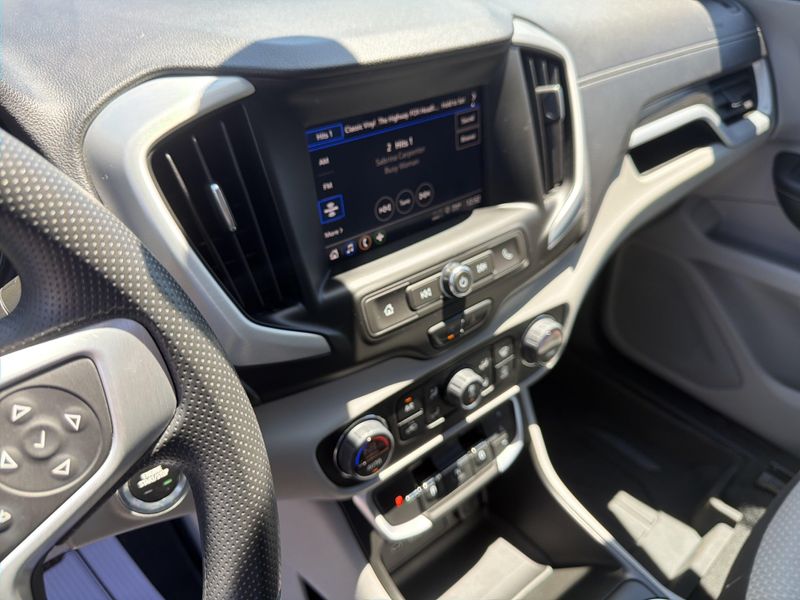 Used 2022 GMC Terrain SLEImage 33