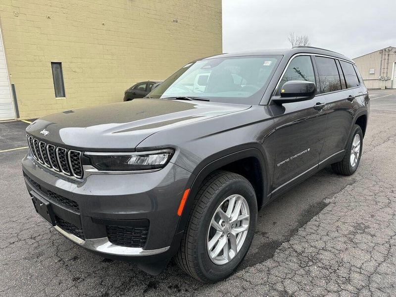 2025 Jeep Grand Cherokee L Laredo X 4x4Image 5