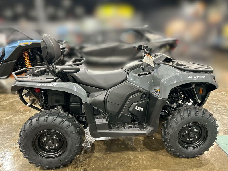 New 2026 Can-Am OUTLANDER MAX DPS 700 Image 12