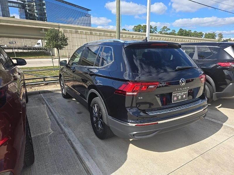 2022 Volkswagen Tiguan SE photo 4