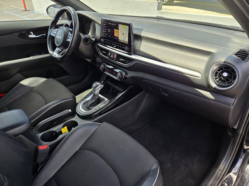 Used 2023 Kia Forte GT-Line IVT