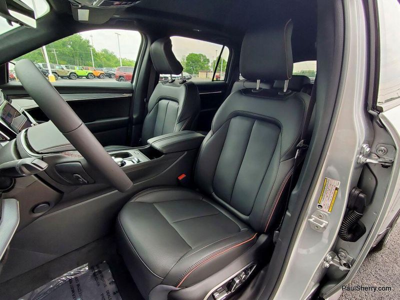 2025 Jeep Wagoneer S Wagoneer S Launch EditionImage 24