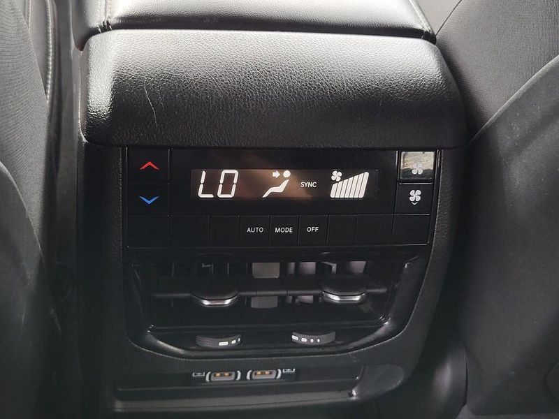 2024 Jeep Grand Cherokee L LaredoImage 30