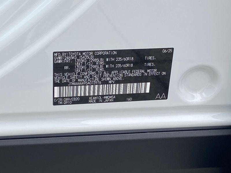 New 2025 Toyota bZ4X XLEImage 20
