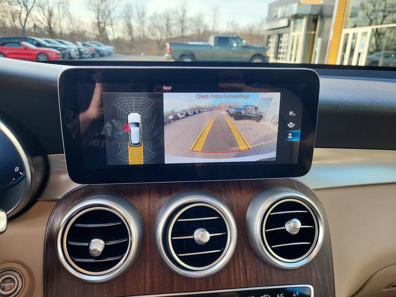 Used 2022 Mercedes-Benz GLC 300Image 8