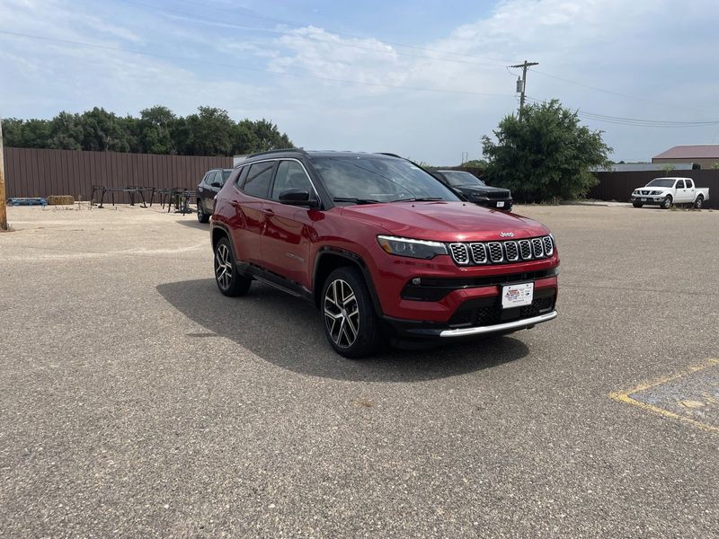 2024 Jeep Compass Limited 4x4Image 2