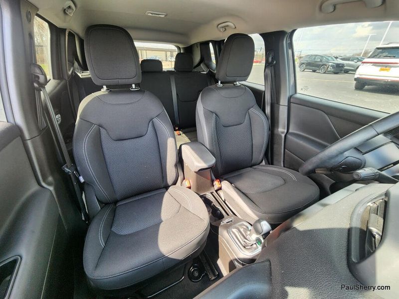 Used 2023 Jeep Renegade Latitude