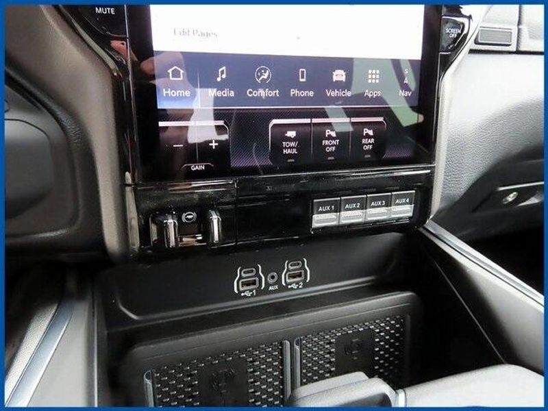 2025 RAM 2500 LaramieImage 18