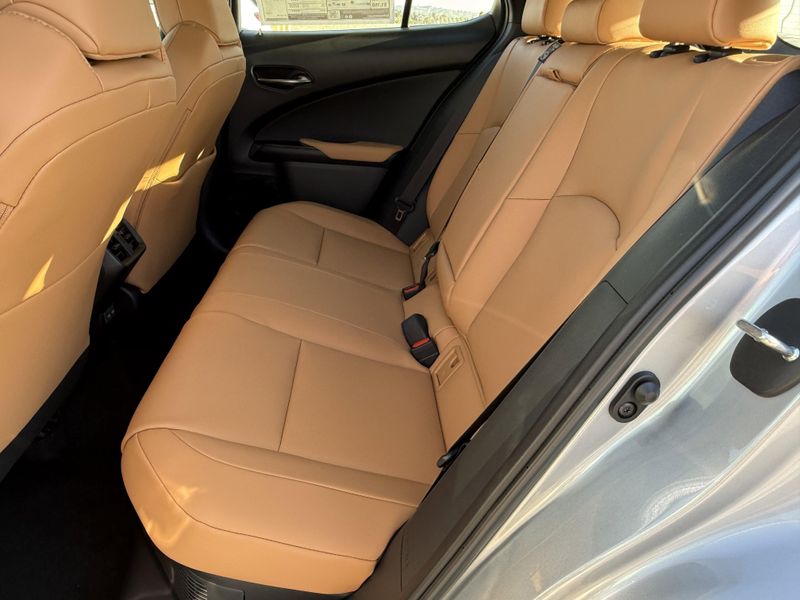 New 2026 Lexus UX 300h PremiumImage 28