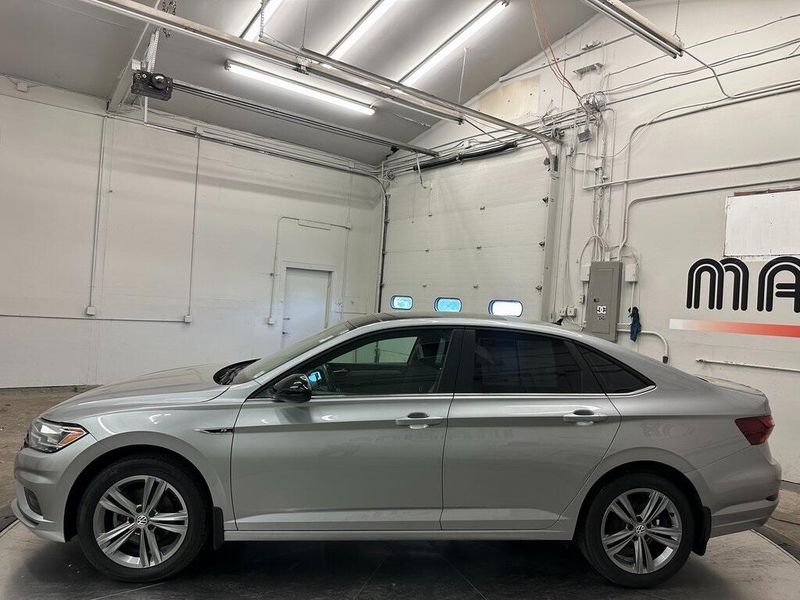 2019 Volkswagen Jetta R-LineImage 12