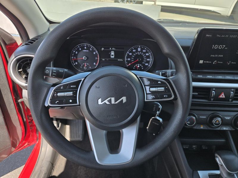 Used 2023 Kia Forte LXS IVT