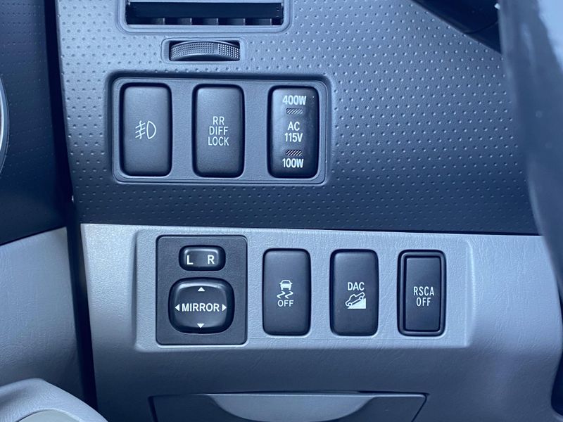 Used 2011 Toyota Tacoma Image 23