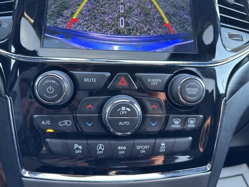 2019 Jeep Grand Cherokee Altitude photo 22