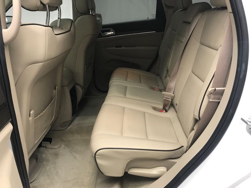 Used 2016 Jeep Grand Cherokee OverlandImage 9
