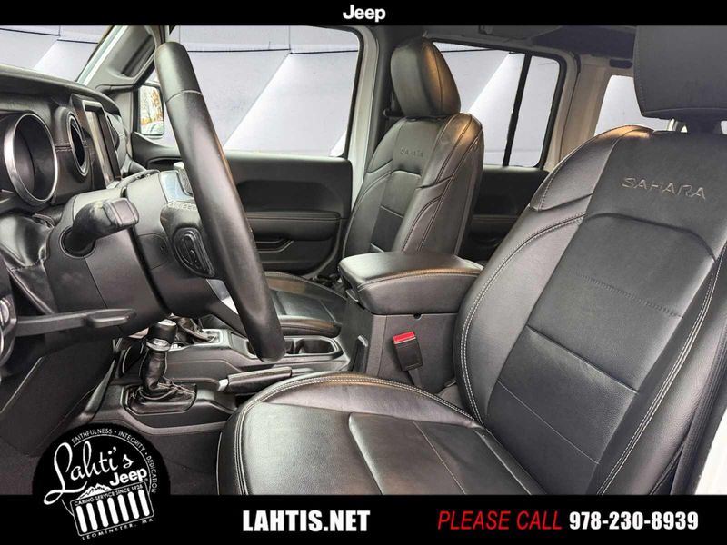 2023 Jeep Wrangler 4xe Sahara photo 3