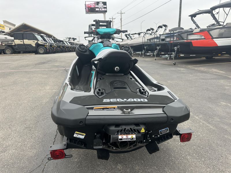 2025 SEADOO GTR 230 WITH SOUND SYSTEM ECLIPSE BLACK AND REEF BLUE Image 4