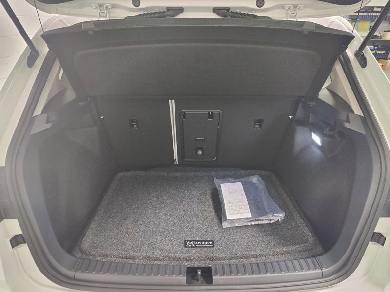 2025 Volkswagen Taos SE AWD w/SunroofImage 12