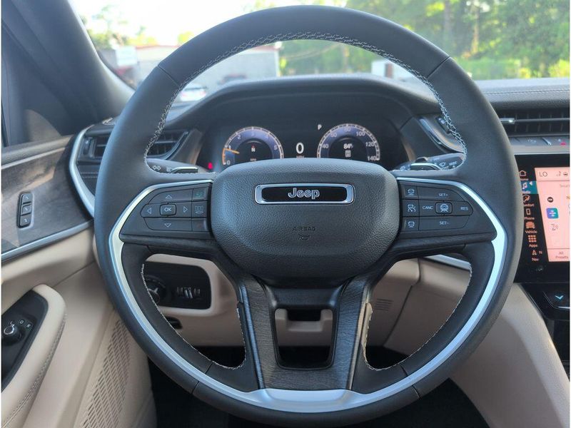New 2026 Jeep Grand Cherokee L Limited 4x4Image 22