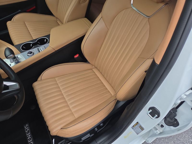 2022 Genesis G70 2.0T photo 13