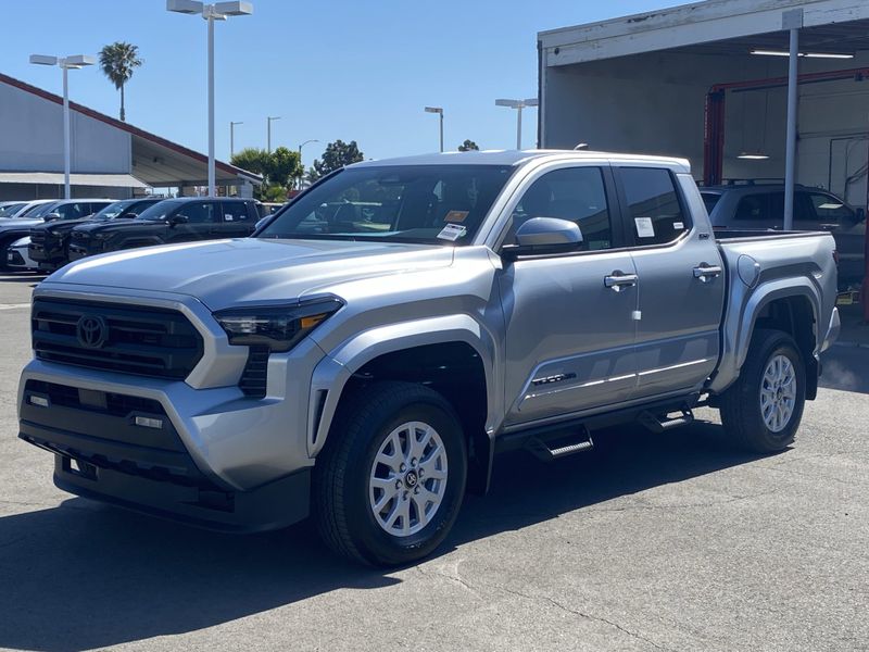 2025 Toyota Tacoma SR5Image 7