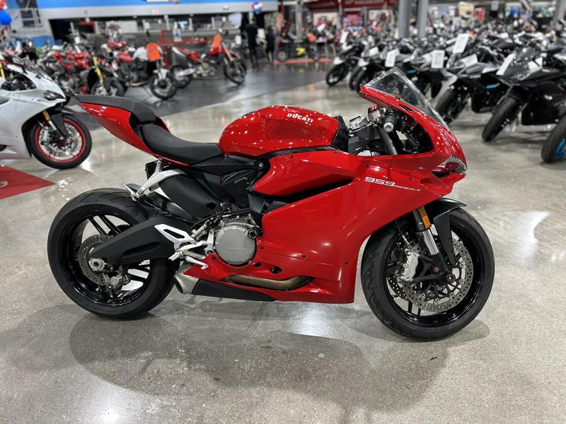 Used 2018 Ducati PANIGALE 959 Image 2