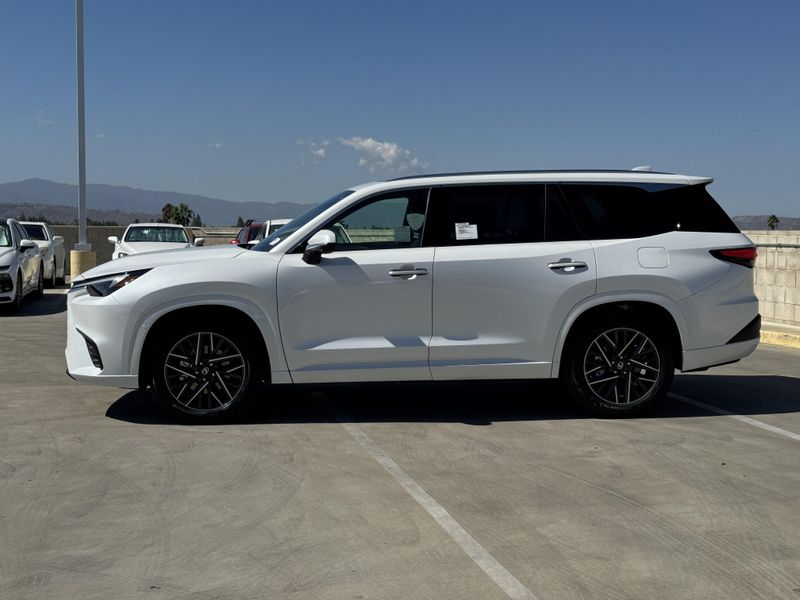 New 2026 Lexus NX 450h+ LuxuryImage 6