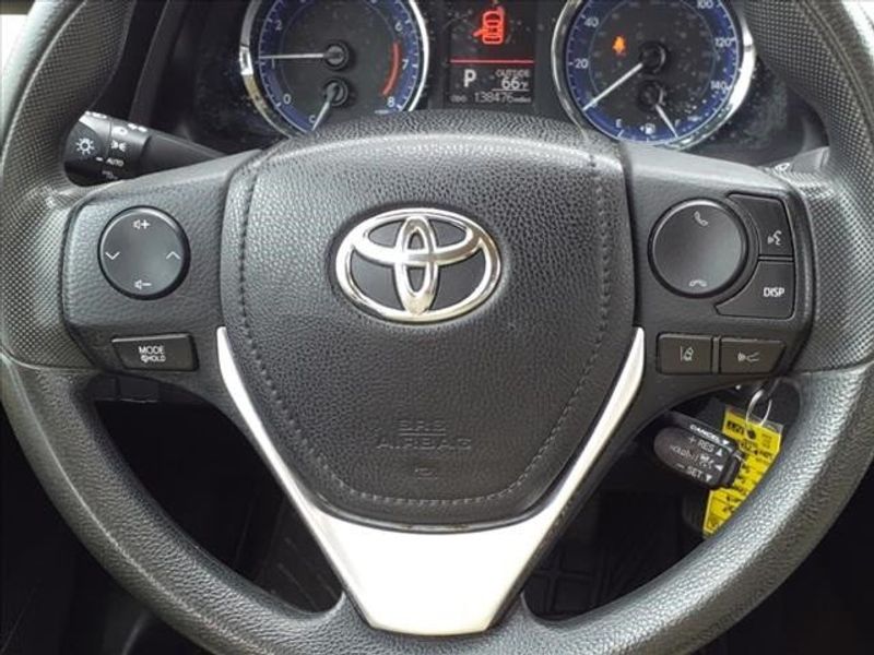 2018 Toyota Corolla LEImage 6