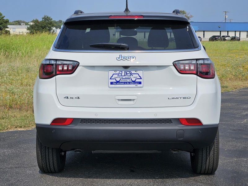  Jeep Compass Image 5